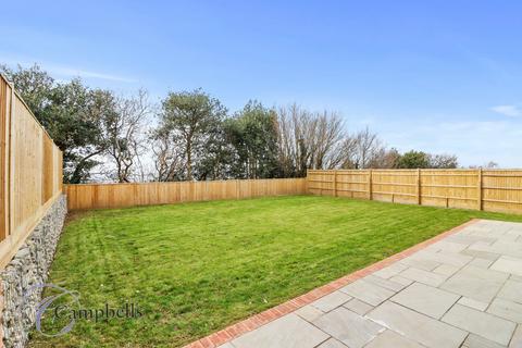 4 bedroom detached house for sale, Bradshaw Close , Guestling, TN35