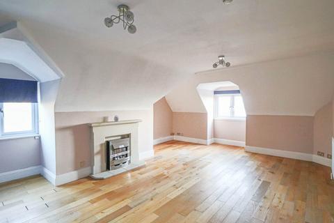 3 bedroom flat for sale, Bayview Court, Atlantic Road South