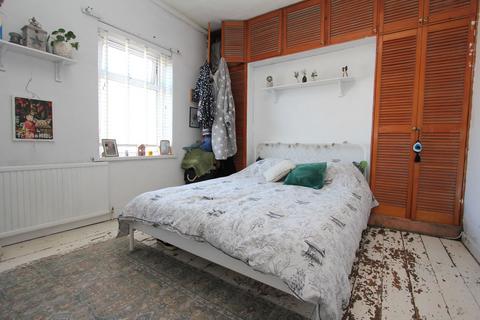 22 Robins Lane, Barry, CF63 1QS