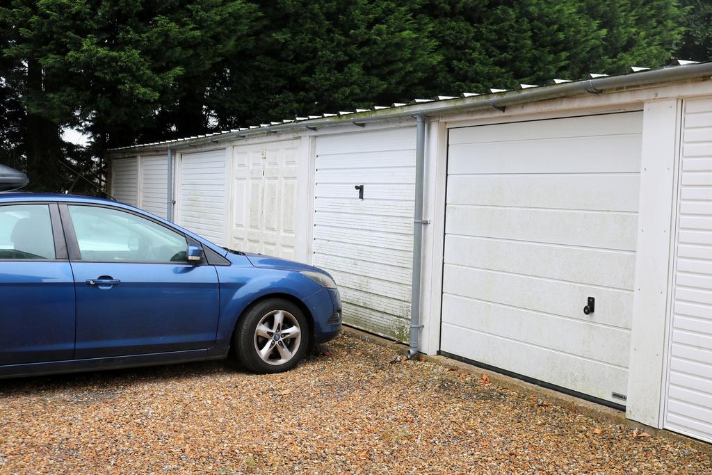 Garage &amp; Parking