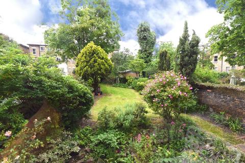 6 bedroom detached house for sale, Templar Street, London SE5