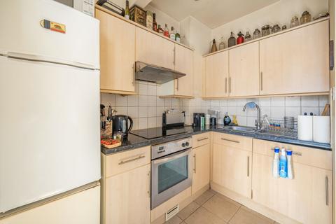 1 bedroom flat for sale, Searles Road, London SE1