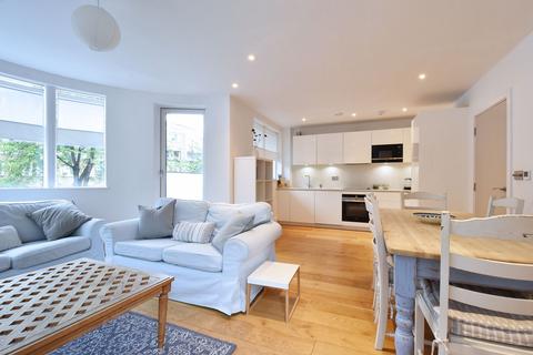 3 bedroom apartment for sale, Brixton Water Lane, London SW2