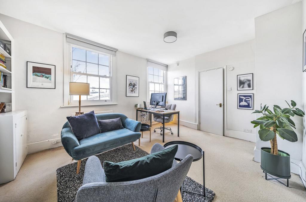 Bedford Road, London SW4 1 bed flat for sale £300,000