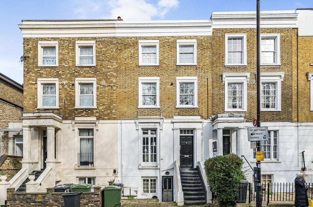 Bedford Road, London SW4 1 bed flat for sale £300,000