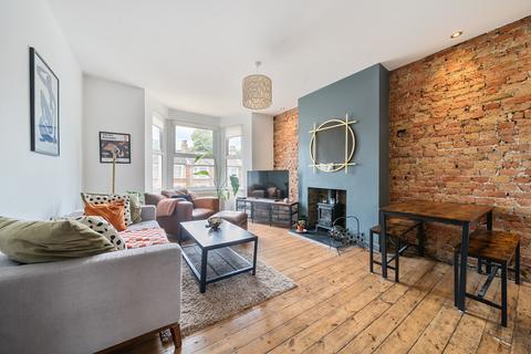 Flat B, 23 Wellmeadow Road, Catford, London, SE13 6SY