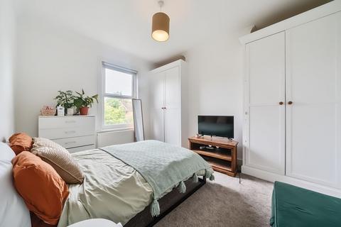 Flat B, 23 Wellmeadow Road, Catford, London, SE13 6SY