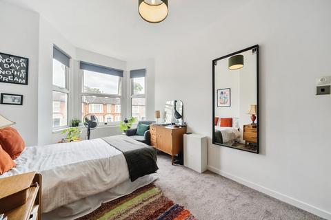 Flat B, 23 Wellmeadow Road, Catford, London, SE13 6SY