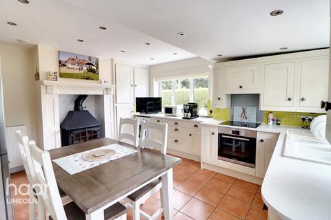 2 bedroom detached bungalow for sale, Brigsley Road, Ashby-Cum-Fenby