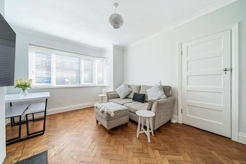 6 Rosslyn Close, West Wickham, BR4 9HX