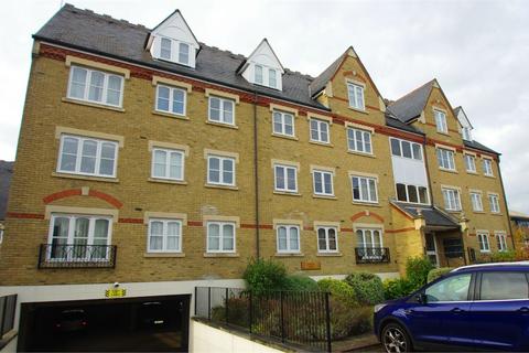 2 bedroom flat to rent, Roedean House, Exeter Close, WATFORD, WD24