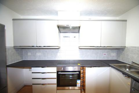 2 bedroom flat to rent, Roedean House, Exeter Close, WATFORD, WD24