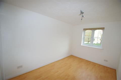 2 bedroom flat to rent, Roedean House, Exeter Close, WATFORD, WD24