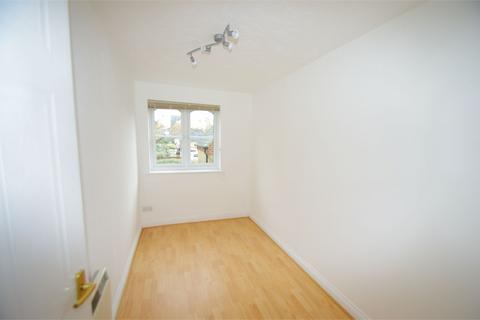 2 bedroom flat to rent, Roedean House, Exeter Close, WATFORD, WD24