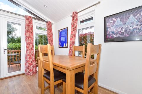 2 bedroom park home for sale, Wateringbury Road, East Malling, Kent