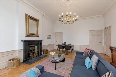 10/3 Elm Row, Edinburgh, EH7 4AA