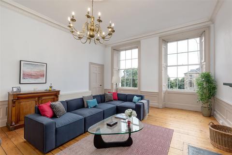 10/3 Elm Row, Edinburgh, EH7 4AA