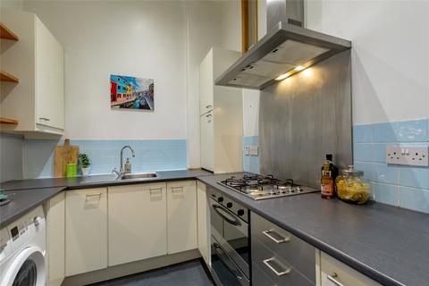 10/3 Elm Row, Edinburgh, EH7 4AA