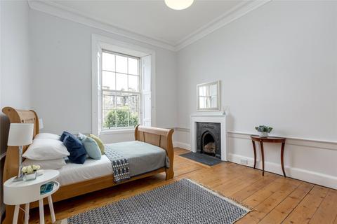 10/3 Elm Row, Edinburgh, EH7 4AA