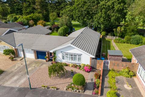 3 bedroom detached bungalow for sale, Golf Links Road, Felpham