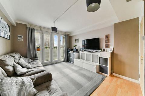 1 bedroom flat for sale, Trelawney Estate, Paragon Road, Hackney, E9