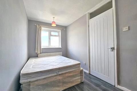 2 bedroom apartment to rent, Bath Road, Hounslow, TW5