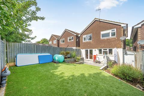 7 Beacon Mount, Park Gate, Southampton, SO31 7GN