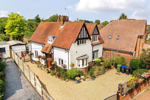 4 bedroom detached house for sale, Farm Road, Taplow, Buckinghamshire, SL6