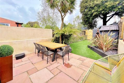 18 Queen Street, Worthing, BN14 7BJ