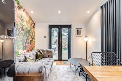 18 Queen Street, Worthing, BN14 7BJ