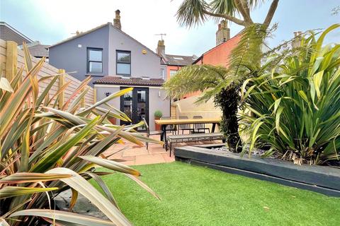 18 Queen Street, Worthing, BN14 7BJ