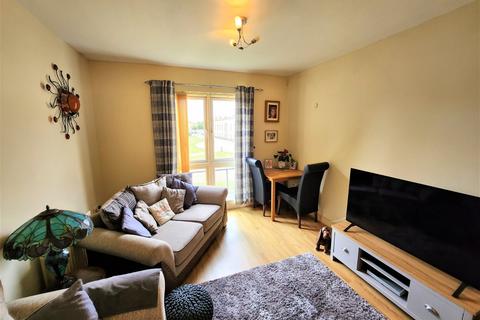 2 bedroom flat for sale, Weevil Lane, Hampshire PO12