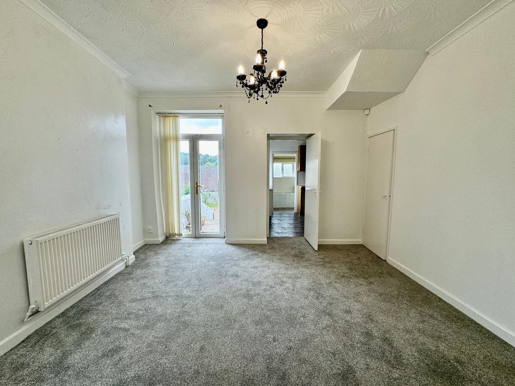 Newbridge Road, Pontllanfraith, NP12 3 bed end of terrace house for sale £150,000