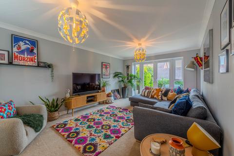 15 Colonel Drive, Rushwick, Worcester, WR2 5TW