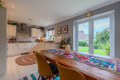 15 Colonel Drive, Rushwick, Worcester, WR2 5TW