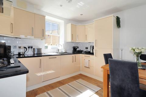 2 bedroom apartment for sale, Molesey Road, Hersham Village KT12