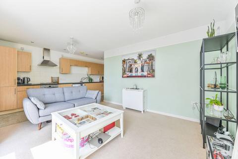 1 bedroom flat for sale, Phoenix Way, Battersea, London, SW18