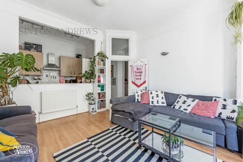 1 bedroom flat for sale, Woodville Gardens, Ealing, W5