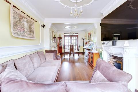 31 Blenheim Gardens, Aveley, South Ockendon, RM15 4EB
