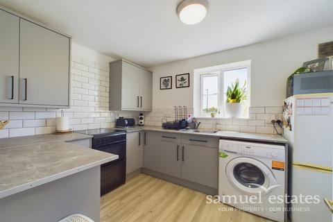 1 bedroom flat to rent, Donald Woods Gardens, Surbiton, KT5