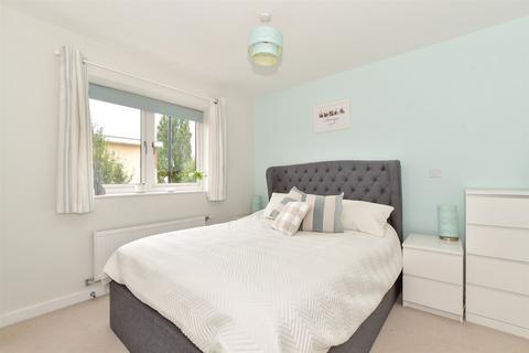 2 bedroom flat for sale, Thornton Close, Leatherhead, Surrey