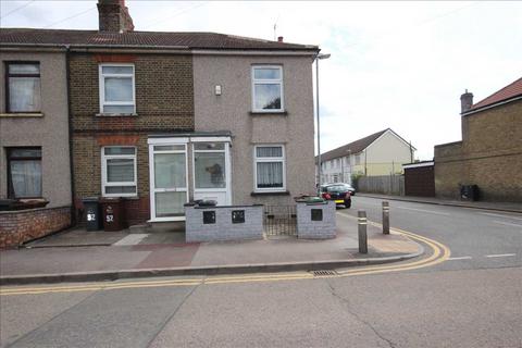 2 bedroom end of terrace house to rent, King Edwards Road, Barking, Essex