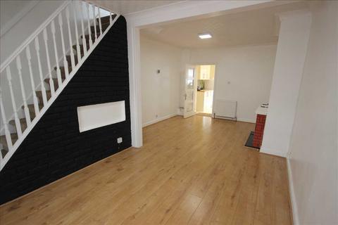 2 bedroom end of terrace house to rent, King Edwards Road, Barking, Essex