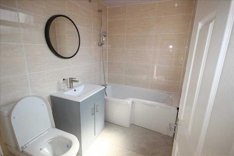 2 bedroom end of terrace house to rent, King Edwards Road, Barking, Essex