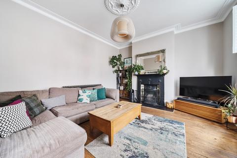 4 bedroom terraced house for sale, Crookston Road, London