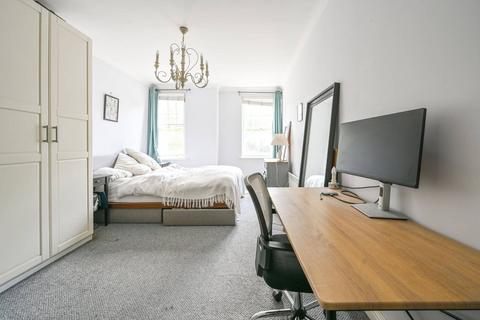 1 bedroom flat to rent, Clapham Park Road, Clapham North, London, SW4