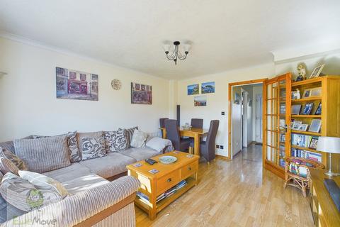 35 Harvel Avenue, Rochester, ME2 3JU