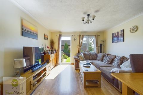 35 Harvel Avenue, Rochester, ME2 3JU
