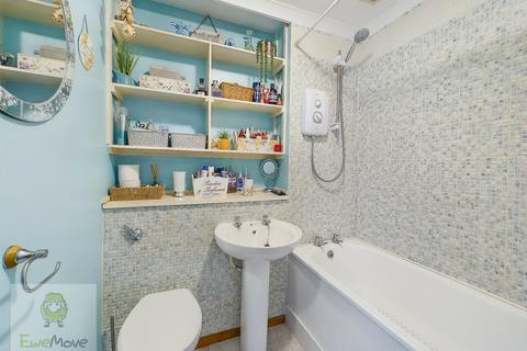 35 Harvel Avenue, Rochester, ME2 3JU