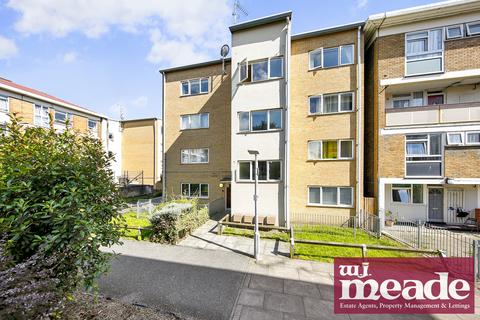 2 bedroom flat to rent, Belton Way, Bow, E3